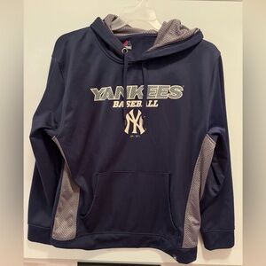 Majestic Vintage Blue and White Yankees Sweatshirt